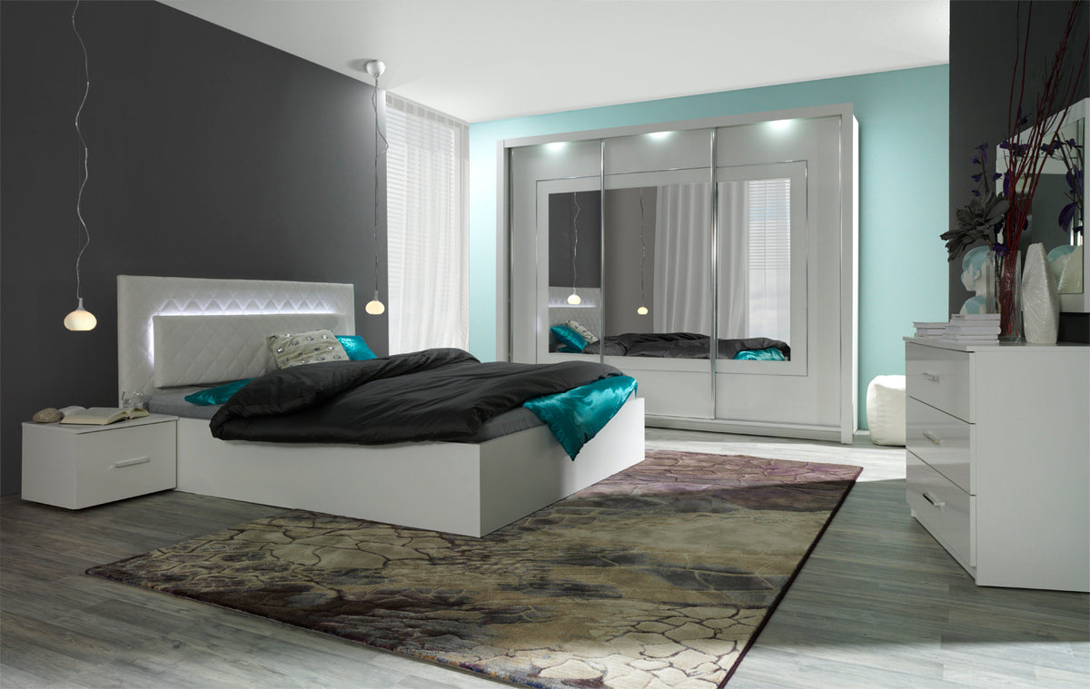 Schlafzimmer-Set PAVORA  – 6-teilig mit Schiebetürenschrank, Bett 160×200 cm, wahlweise mit oder ohne Bettkasten, Lattenrost, Kommode und 2 Nachttischen – Alpinweiß / Weiß Hochglanz